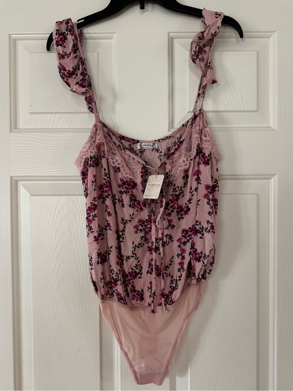 Intimately Free People Pink rose Floral Lace-Trim  Bodysuit size small NEW